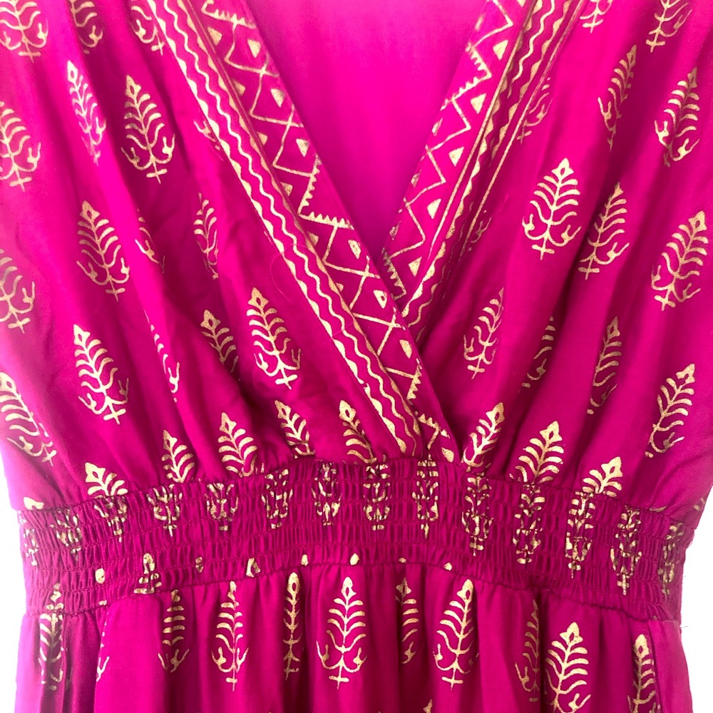 Indian-print long dress, v-neck, size medium, gold stamped